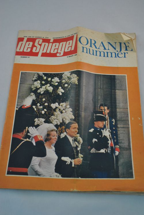 1 ex. van het tijdschrift De Spiegel 19 maart 1966 (Oranjenummer)